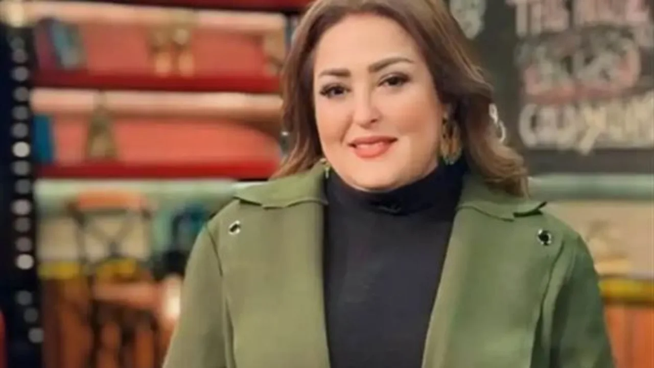 لحظة حاسمة.. نهال عنبر تواجه خطر احتراق سيارتها